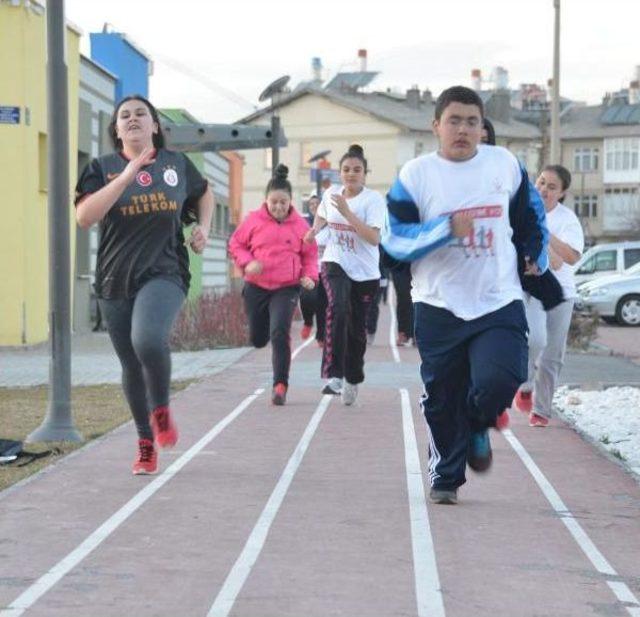 Obeziteden Kurtulmak Için Hayallerine Koşuyorlar