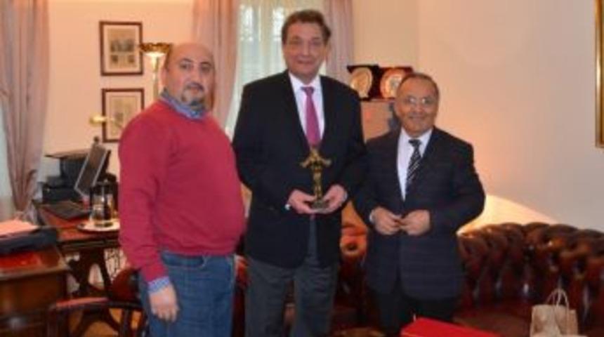 Basın &Ouml;zg&uuml;rl&uuml;ğ&uuml; &Ouml;n Plana &Ccedil;ıktı