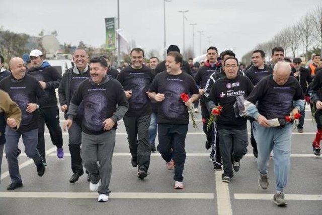 Maltepe'de Erkekler, “Kadına Şiddete Hayır” Diyerek Koştu