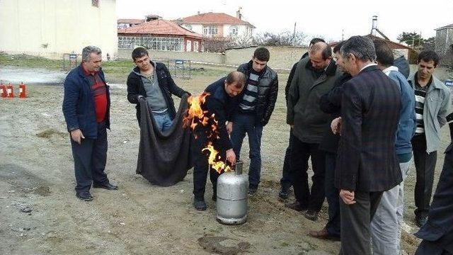 Erzincan İtfaiyesinden Emniyete Yangın Eğitimi