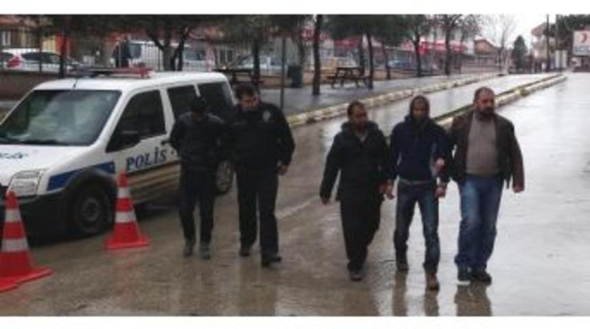 Batı Trakyalı Kadının &Ccedil;antasını Gasp Eden 3 Zanlı Tutuklandı