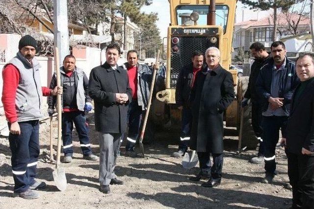 Erzincan Belediyesi Yol Genişletme Ve D&uuml;zenleme &Ccedil;alışmalarına Devam Ediyor 1