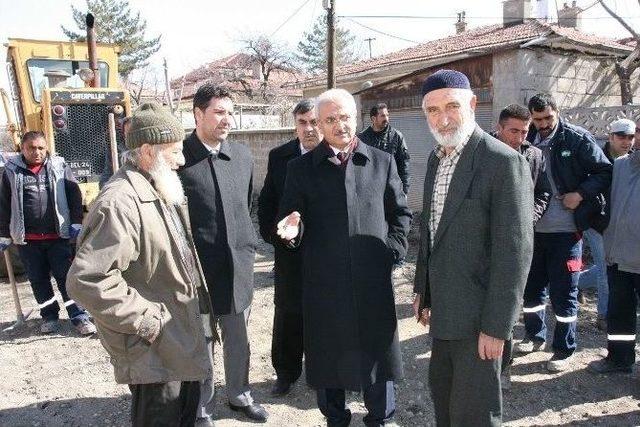 Erzincan Belediyesi Yol Genişletme Ve D&uuml;zenleme &Ccedil;alışmalarına Devam Ediyor 2