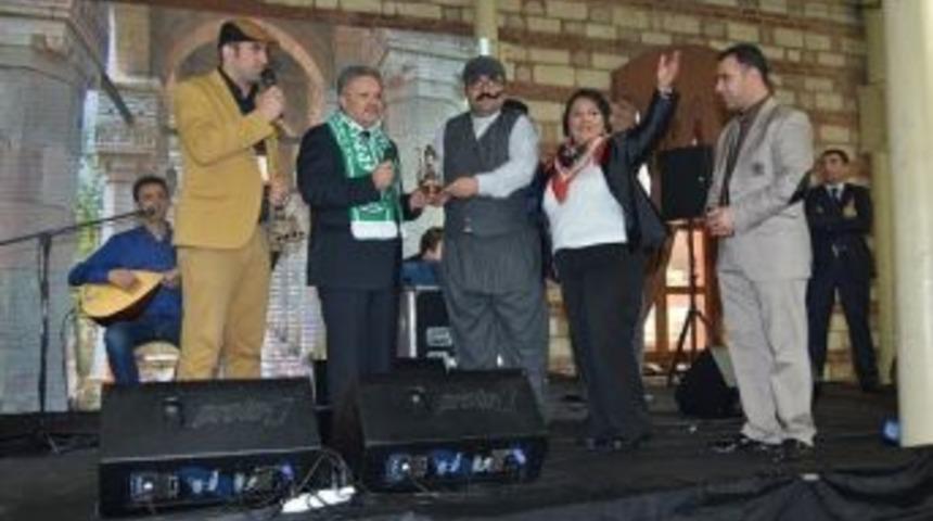 Vali Kahraman Feshanedeki Coşkuya Ortak Oldu