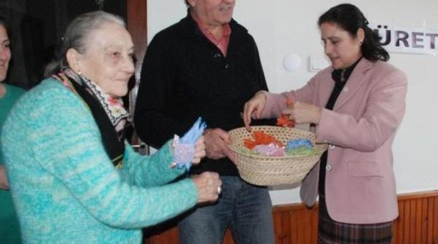 Anadolu Partisi Kadınlara Tohum Dağıttı