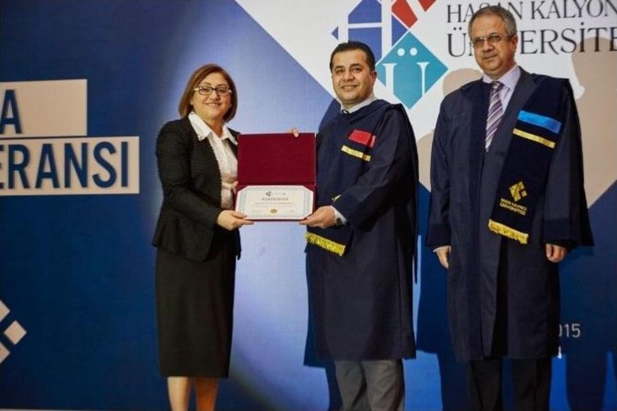 Başarılı Ve Girişimci Hk&uuml; Akademisyenleri &Ouml;d&uuml;llendirildi