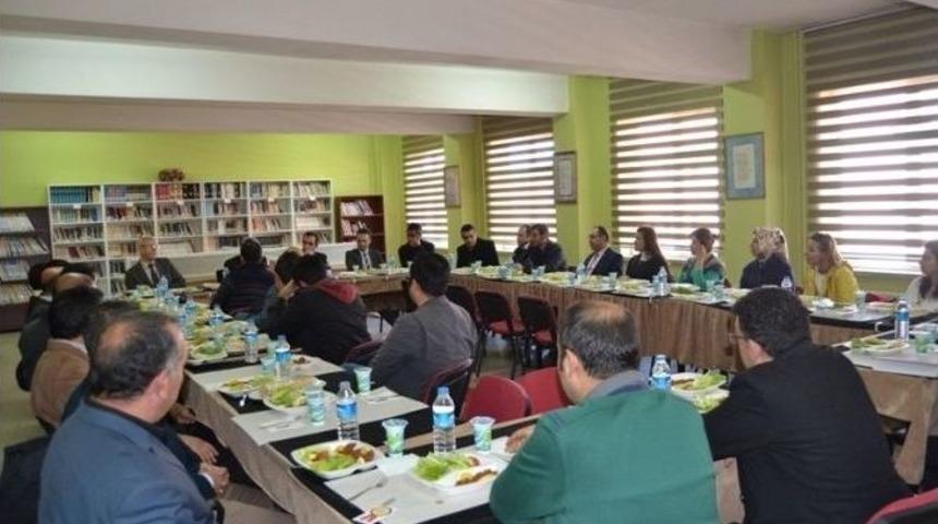 Milli Eğitim M&uuml;d&uuml;r&uuml; &Ouml;ğretmenlerle Bir Araya Geldi