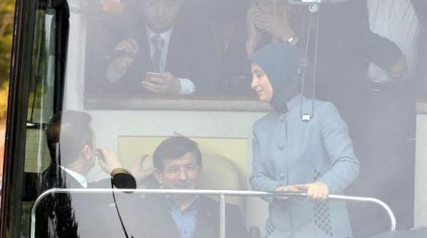 Davutoğlu'ndan Muhalefete &Ccedil;ağrı: Anayasa Değişikliğiyle Parti Kapatılmasını Imkansız Hale Getirelim