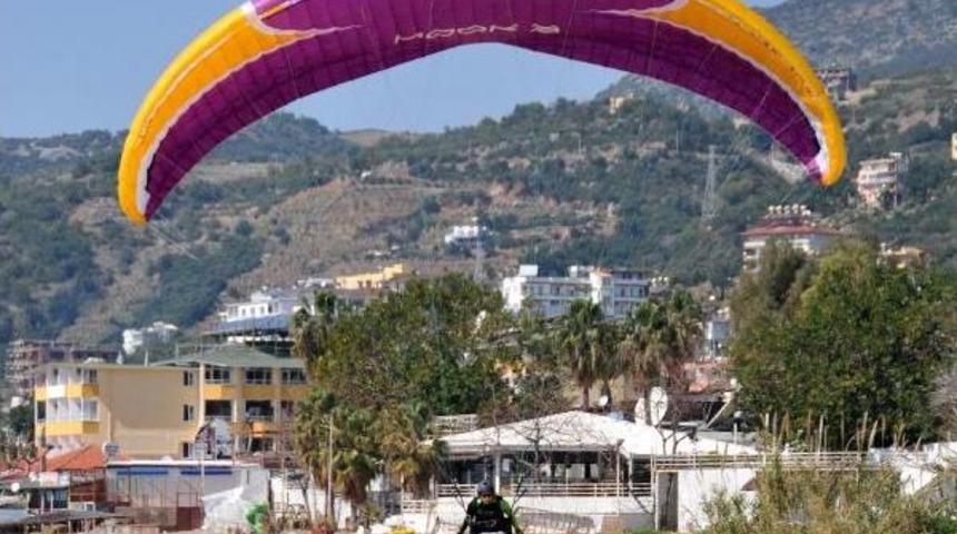 Paraş&uuml;tler Kadınlar I&ccedil;in Havalandı