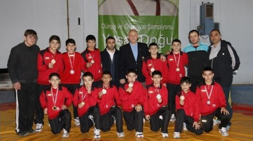 G&uuml;reş Grekoromen İl Birinciliği D&uuml;zenlendi