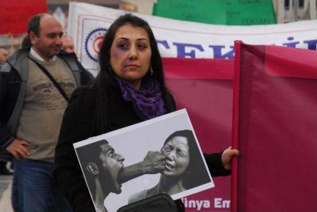 Yürüyüşe Katılan Kadınlara Küfür Edince Gözaltına Alındılar
