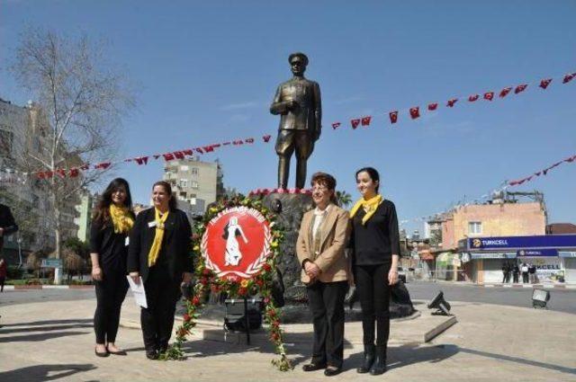 Tarsus'ta Sessiz 8 Mart Yürüyüşü