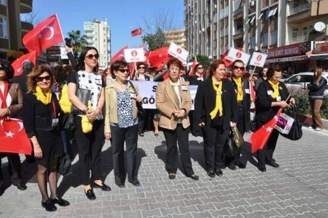 Tarsus'ta Sessiz 8 Mart Yürüyüşü