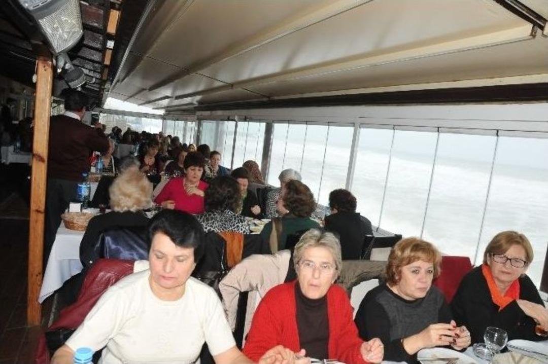 1928&rsquo;den Beri Yardım Yapan Tek Kadın Derneği