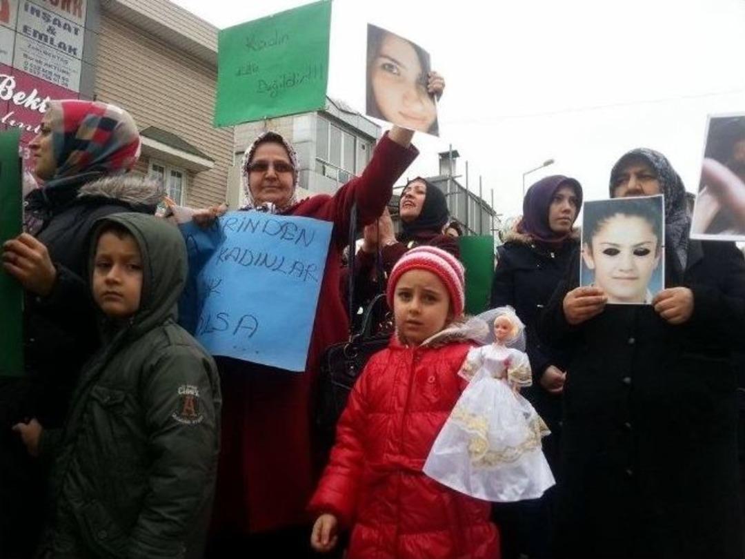 Kadınlar &rsquo;şiddete Hayır&rsquo; Demek İ&ccedil;in Y&uuml;r&uuml;d&uuml;