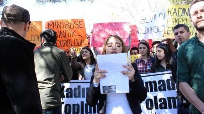 Yozgat'ta Kadınlar G&uuml;n&uuml; Etkinliğinde Arbede &Ccedil;ıktı