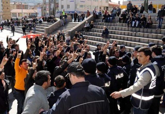 Yozgat'ta Kadınlar Günü Etkinliğinde Arbede Çıktı