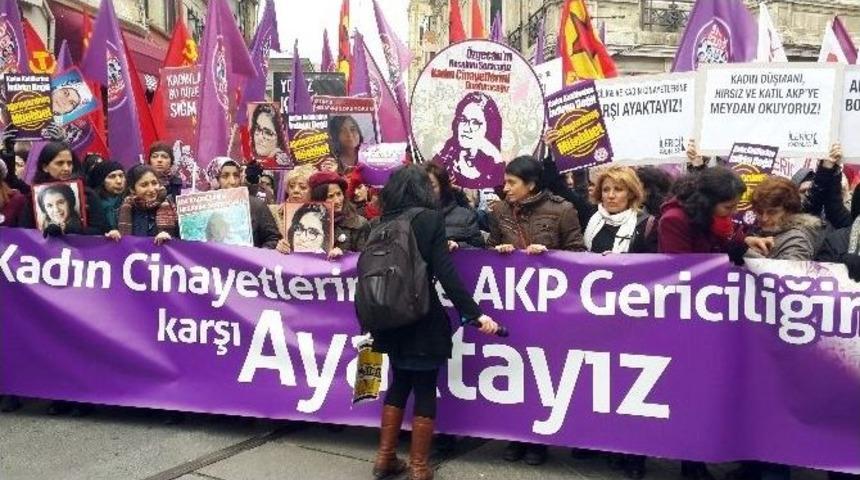 Kadınlar, İstiklal Caddesi&rsquo;nde &rsquo;&ouml;zgecan&rsquo; İ&ccedil;in Y&uuml;r&uuml;d&uuml;