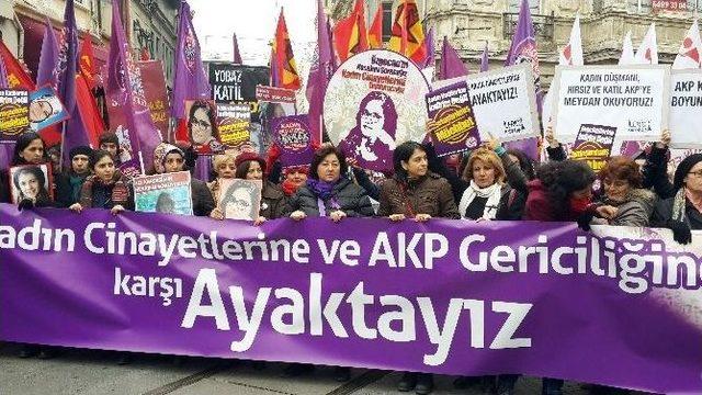 Kadınlar, İstiklal Caddesi’nde ’özgecan’ İçin Yürüdü