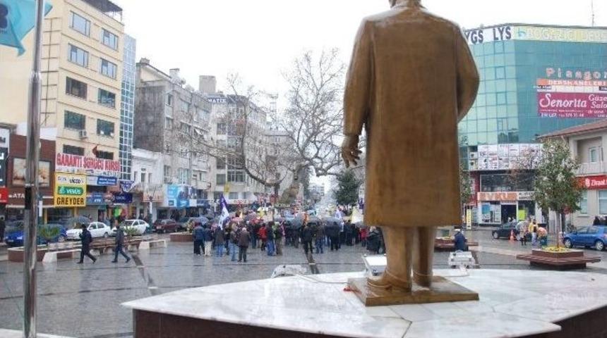 Demokrasi Platformu Kadınlar İ&ccedil;in Y&uuml;r&uuml;d&uuml;