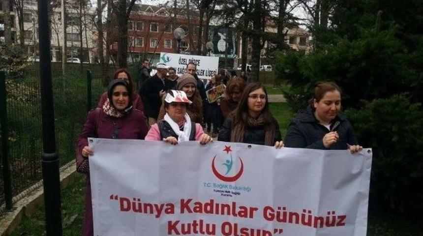 Sağlık&ccedil;ılar Kadınlar İ&ccedil;in Y&uuml;r&uuml;d&uuml;