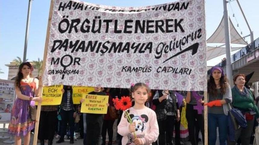 Mersin'de Kadınlar Y&uuml;r&uuml;d&uuml;