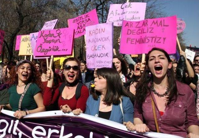 Başkent’Te Kadınlardan Renkli Dünya Kadınlar Günü Kutlaması