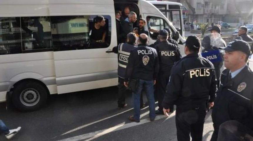 Nazilli Belediyespor-Altay Ma&ccedil;ından Sonra 1 Polis Ayağından Yaralandı