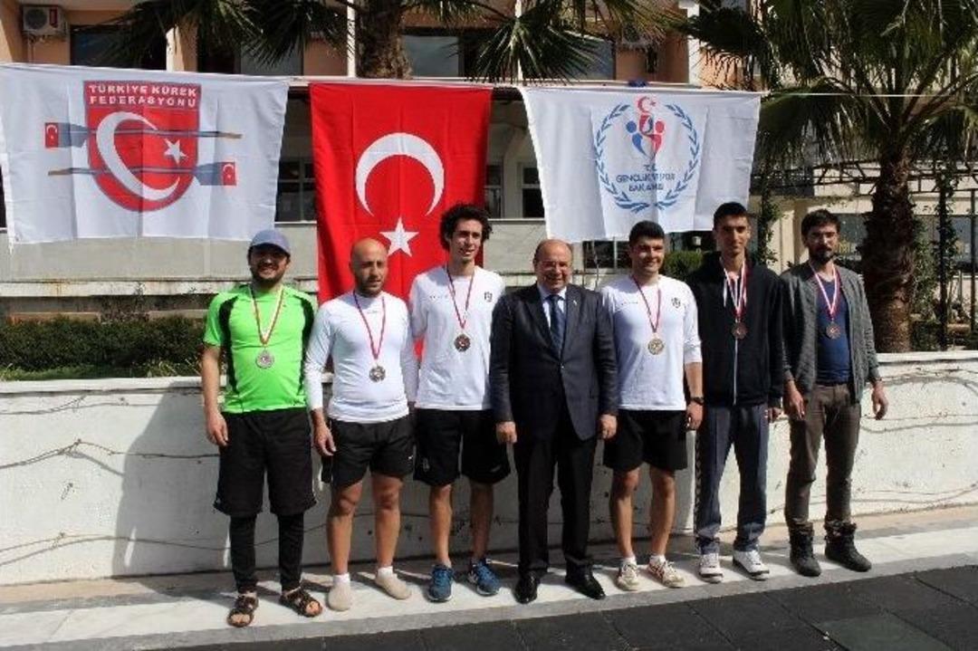 K&uuml;rekte Fenerbah&ccedil;e-galatasar &Ccedil;ekişmesi