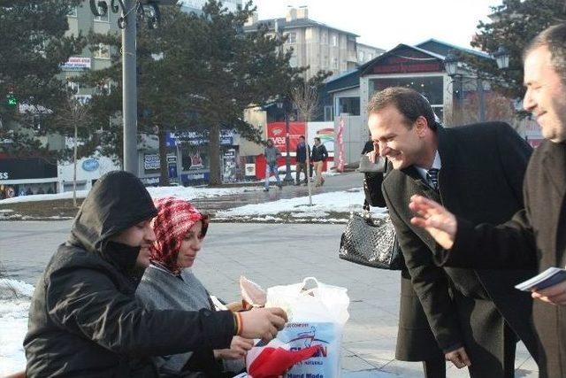 Türetken Kadınları Unutmadı