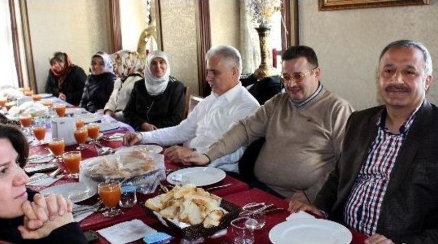 B&uuml;y&uuml;kşehir Belediyesi Kadın Personeliyle Birarada