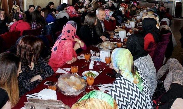 B&uuml;y&uuml;kşehir Belediyesi Kadın Personeliyle Birarada 1