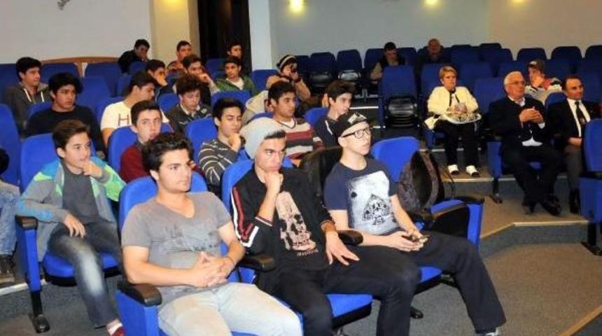 Vatan Partili K&uuml;&ccedil;&uuml;k: Doğru Erkek &Ccedil;ocuklar Yetiştirecek Anneler Yetiştirmeliyiz