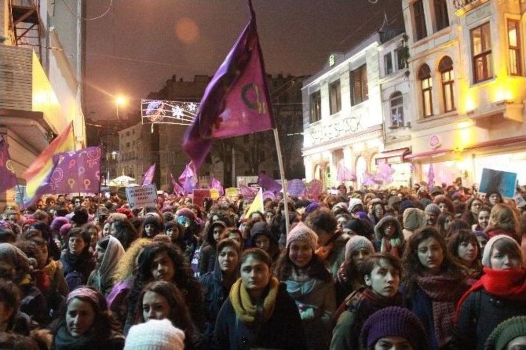 Taksim&rsquo;de 12. Feminist Gece Y&uuml;r&uuml;y&uuml;ş&uuml;