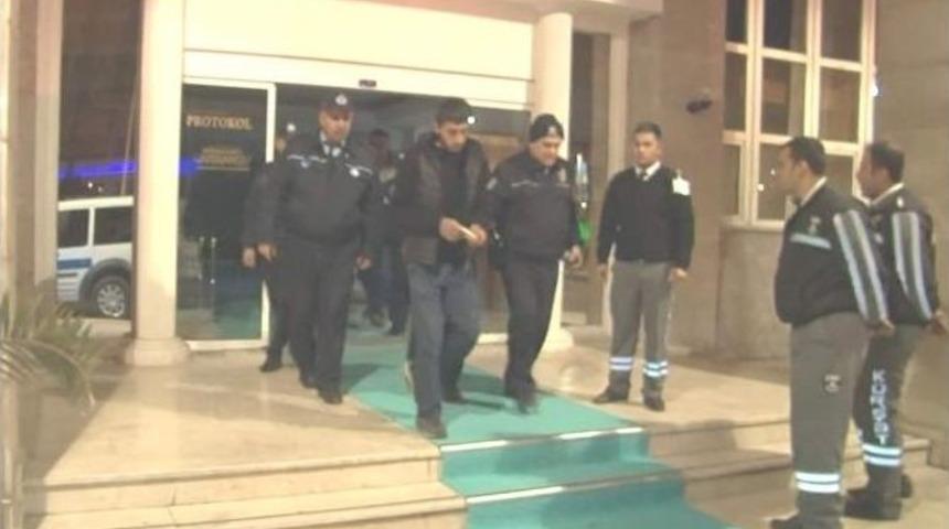 Gaziantep B&uuml;y&uuml;kşehir Belediyesi&rsquo;ne Taşlı Saldırı