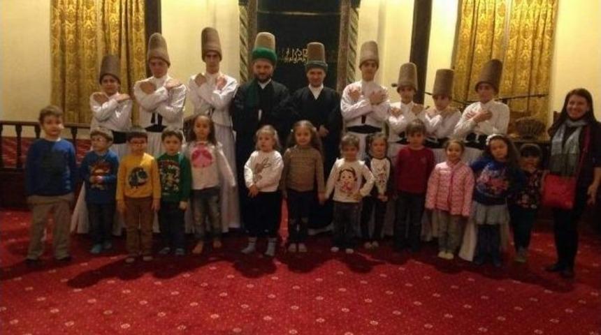 Minik &Ouml;ğrenciler, Semazenlere B&uuml;y&uuml;k İlgi G&ouml;sterdi