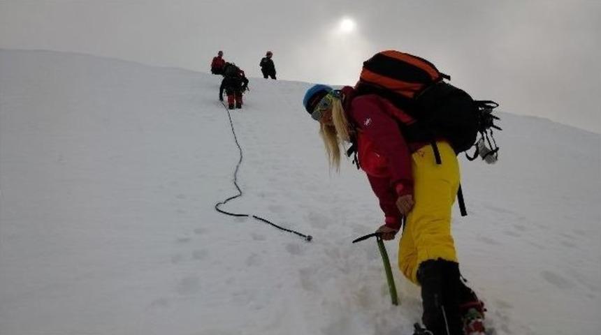 Şiddete Karşı Zirve Tırmanışı Yaptılar