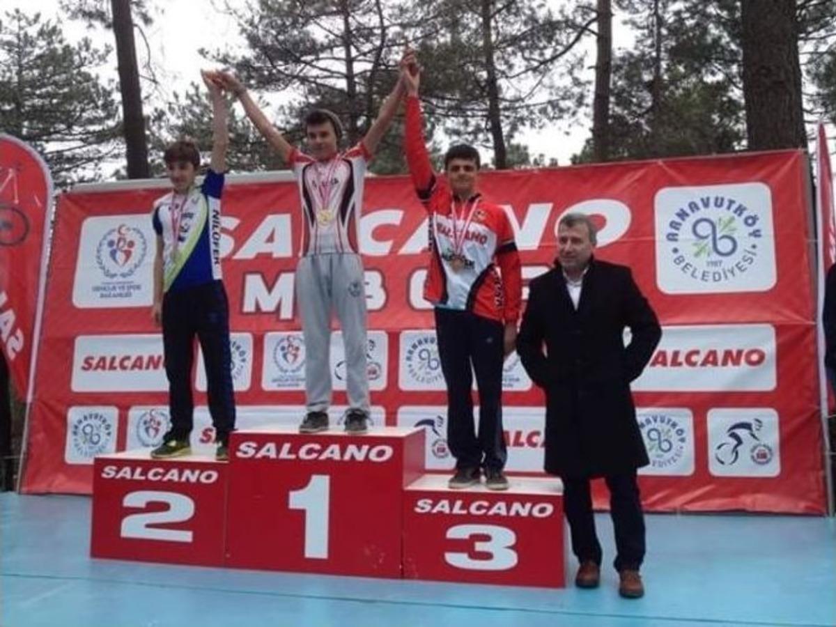 Belediyespor Kul&uuml;b&uuml; Sporcuları 9 Madalya Ve 3 Kupayla D&ouml;nd&uuml;ler