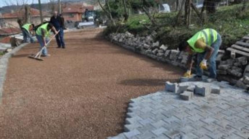 Karatepe&rsquo;de Parke Taşı Uygulaması Yapıldı