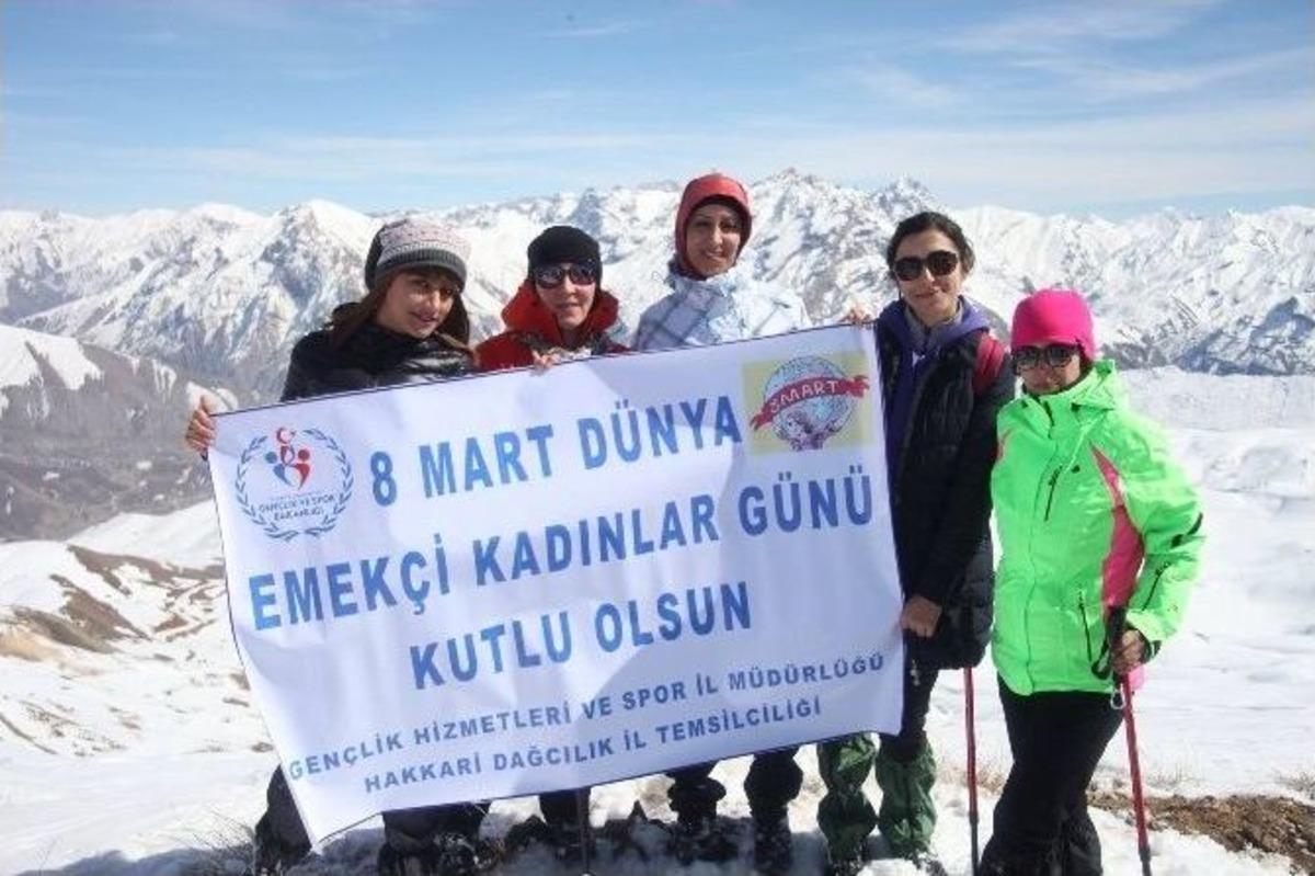 3000 Rakımda Kadınlar G&uuml;n&uuml; Kutlaması