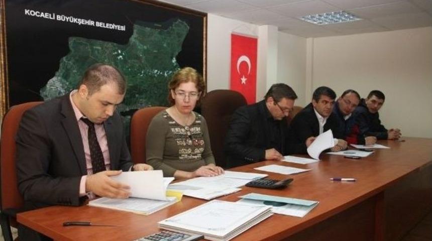 Kocaeli İl&ccedil;elerinde Yollar Onarılıyor