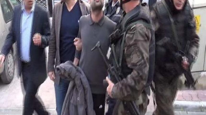 Sevdiği Kızla Evlenemeyince Pompalı T&uuml;fekle Evi Bastı