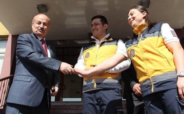 Acil Hizmetlerde Kullanılmak İçin 8 Ambulansın Teslimi Yapıldı