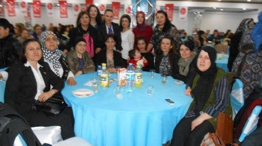 Eskişehirli &Uuml;lk&uuml;c&uuml; Kadınlar "8 Mart D&uuml;nya Kadınlar G&uuml;n&uuml;"n&uuml; Coşku İle Kutladı