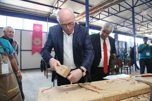 D&uuml;nyaca &Uuml;nl&uuml; Ağa&ccedil; Ustaları Odunpazarı&rsquo;nda 2