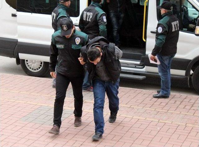 Üç İlde Eş Zamanlı Uyuşturucu Operasyonu: 5 Gözaltı