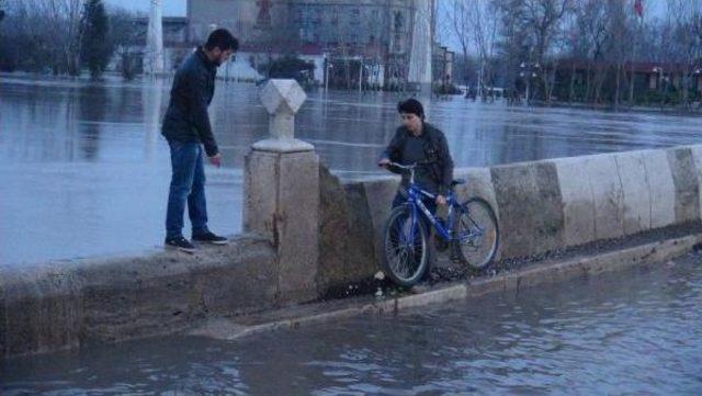 Edirne’De Yine Taşkın Alarmı (2)