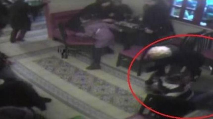 (&ouml;zel Haber) Gen&ccedil; Kadın Bı&ccedil;aklı Saldırganı Tek Hamlede Yıktı