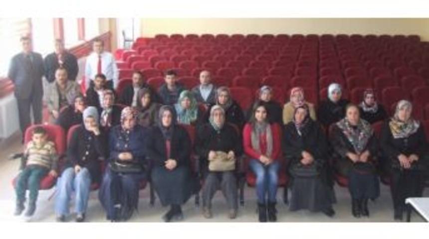&Ccedil;i&ccedil;ekdağı İl&ccedil;esinde Mantar Yetiştiriciliği Kursu A&ccedil;ıldı