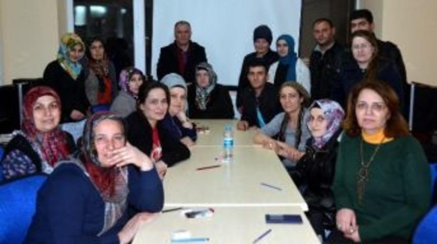 Ayvacık&rsquo;ta Aş&ccedil;ı &Ccedil;ırakları Yetişiyor